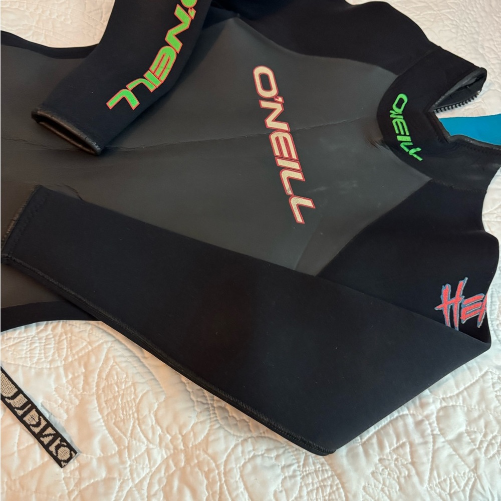 O'Neill Black and Gray Wetsuit with Red and Green Accents